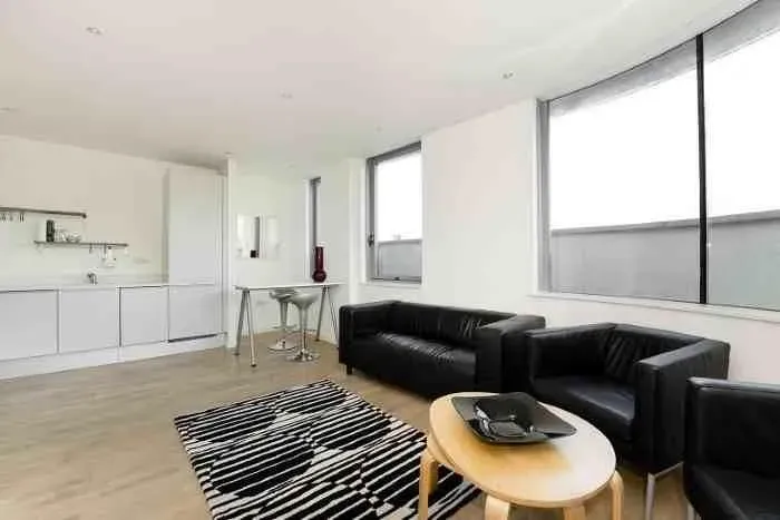 Property photo 2 of 9