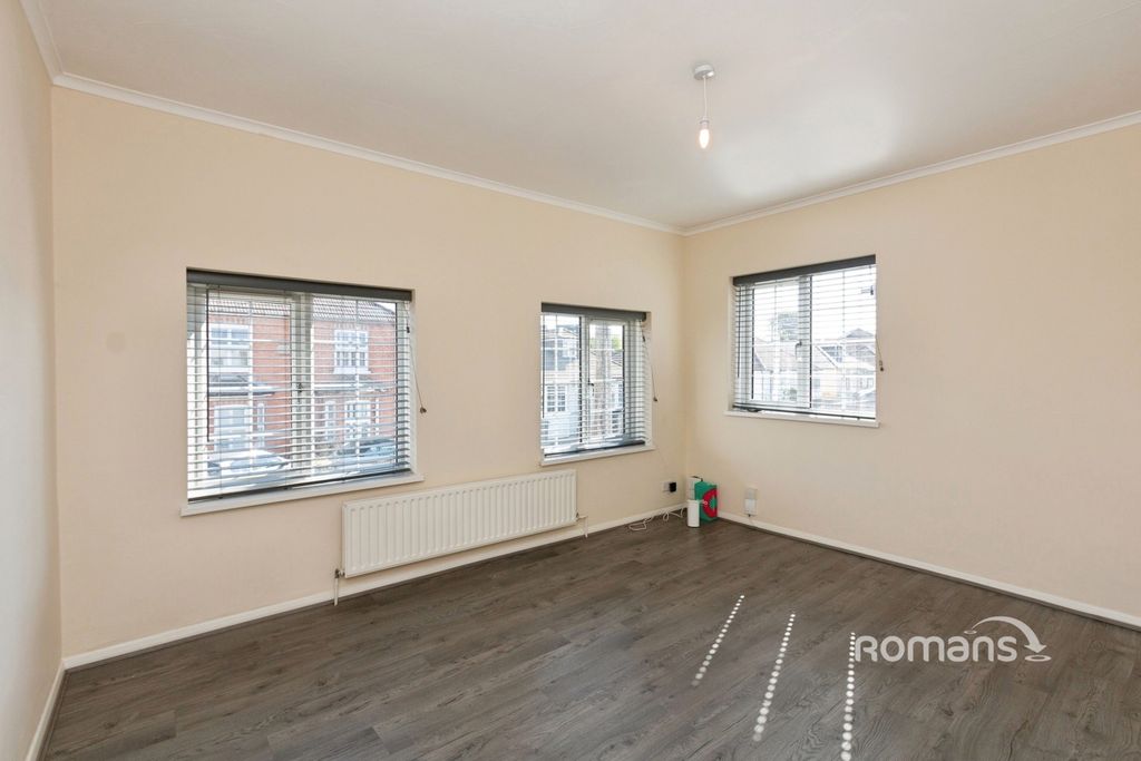 Property photo 2 of 7 Pbox-Img.Jpg