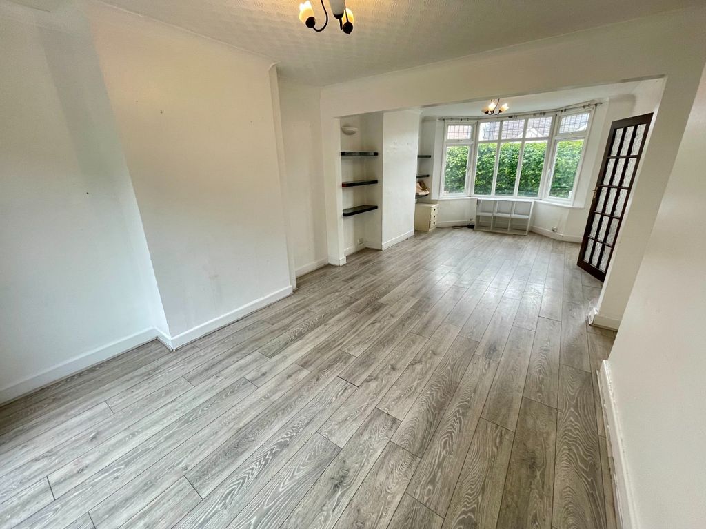 Property photo 2 of 11 4419661