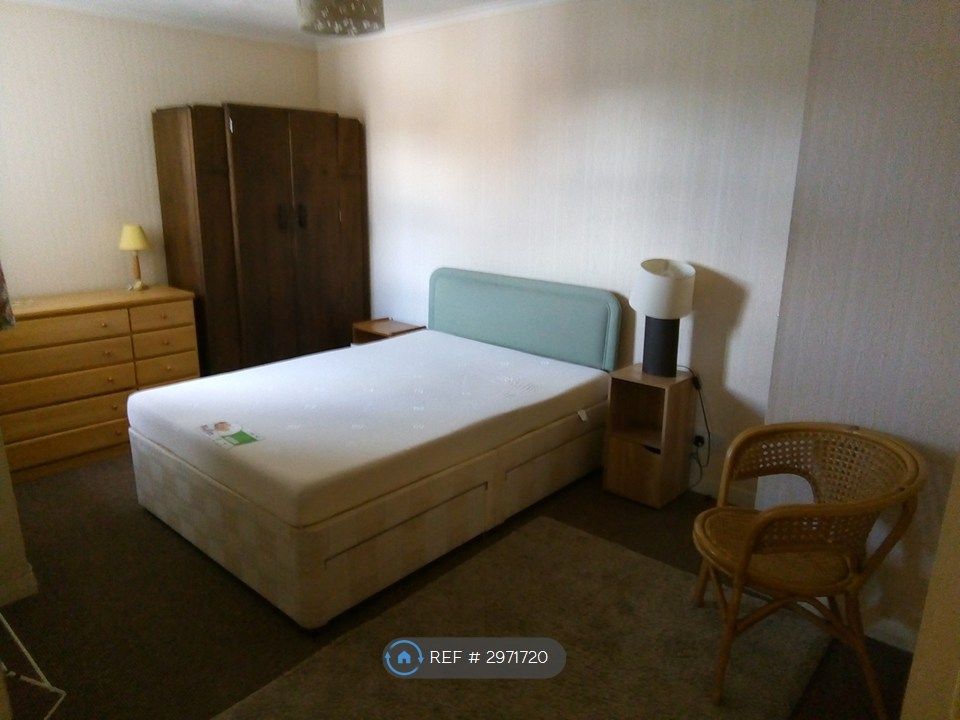 2 bed flat to rentCraigie, Perth PH2 photo 5
