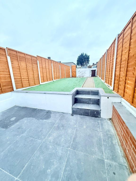 Additional image 11 of 6 bed shared accommodation to rentFrindsbury Road, Rochester Strood ME2