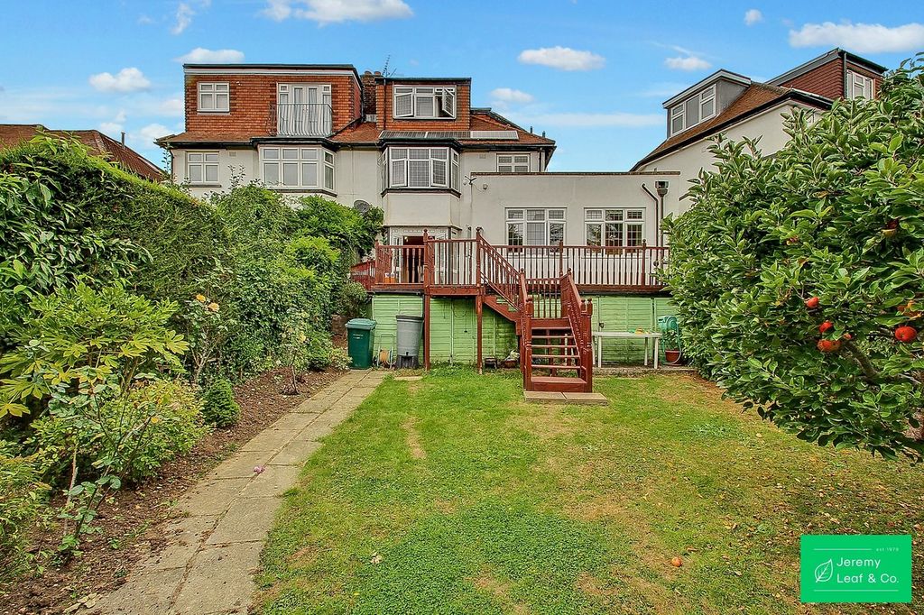 Property photo 3 of 25