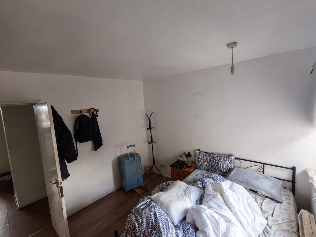 Property photo 3 of 4