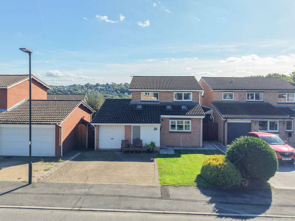 Property photo 1 of 32