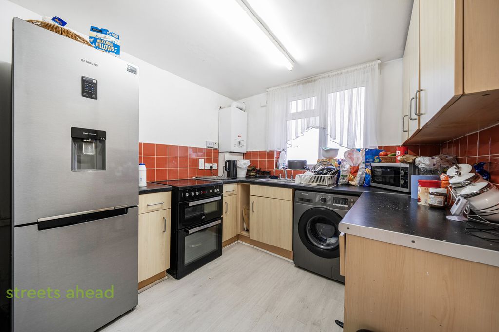 Property photo 3 of 8 2B9c3291-138c-441...