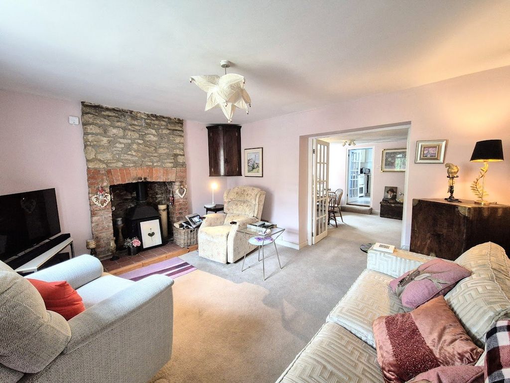 Property photo 3 of 21 Picture No. 11