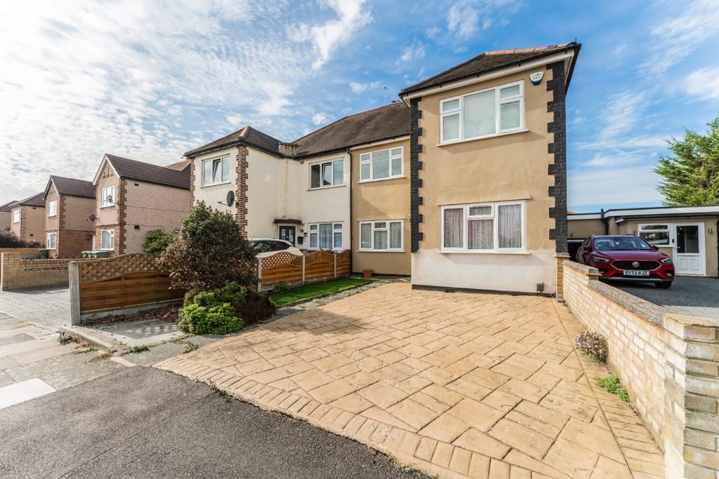 Property photo 1 of 15 5896041