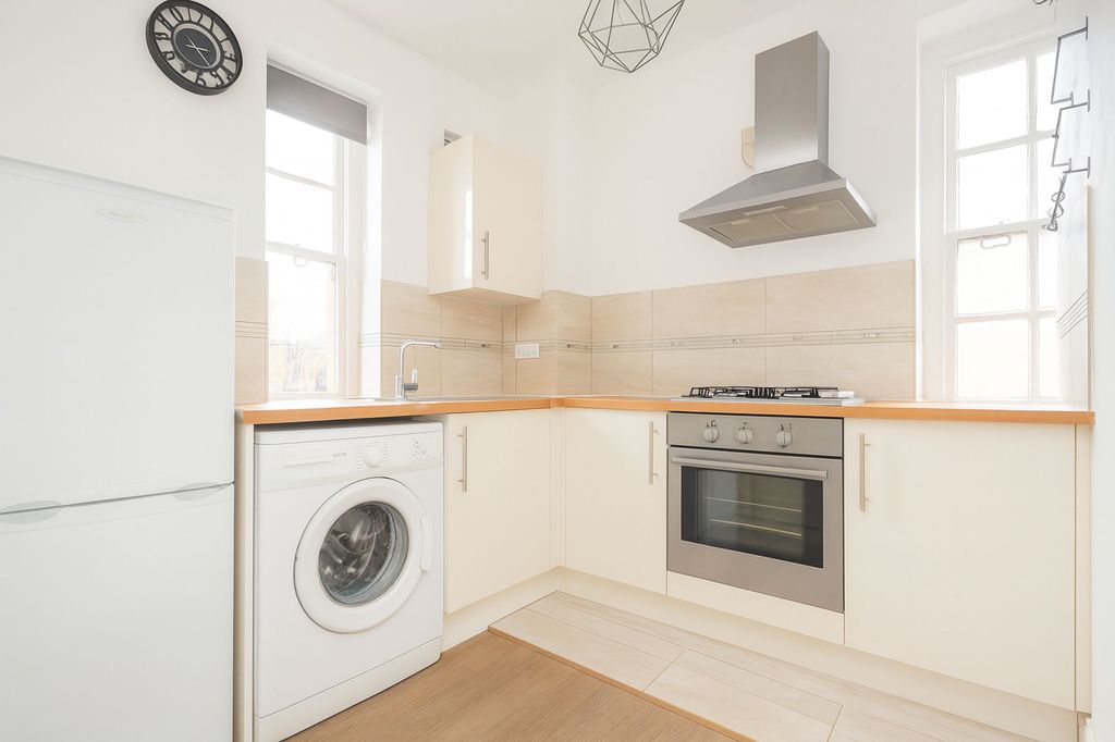 Property photo 3 of 5