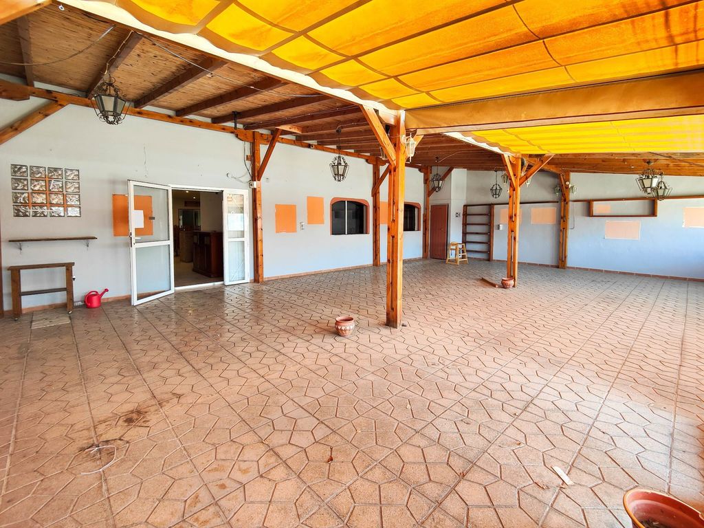 Property photo 2 of 47