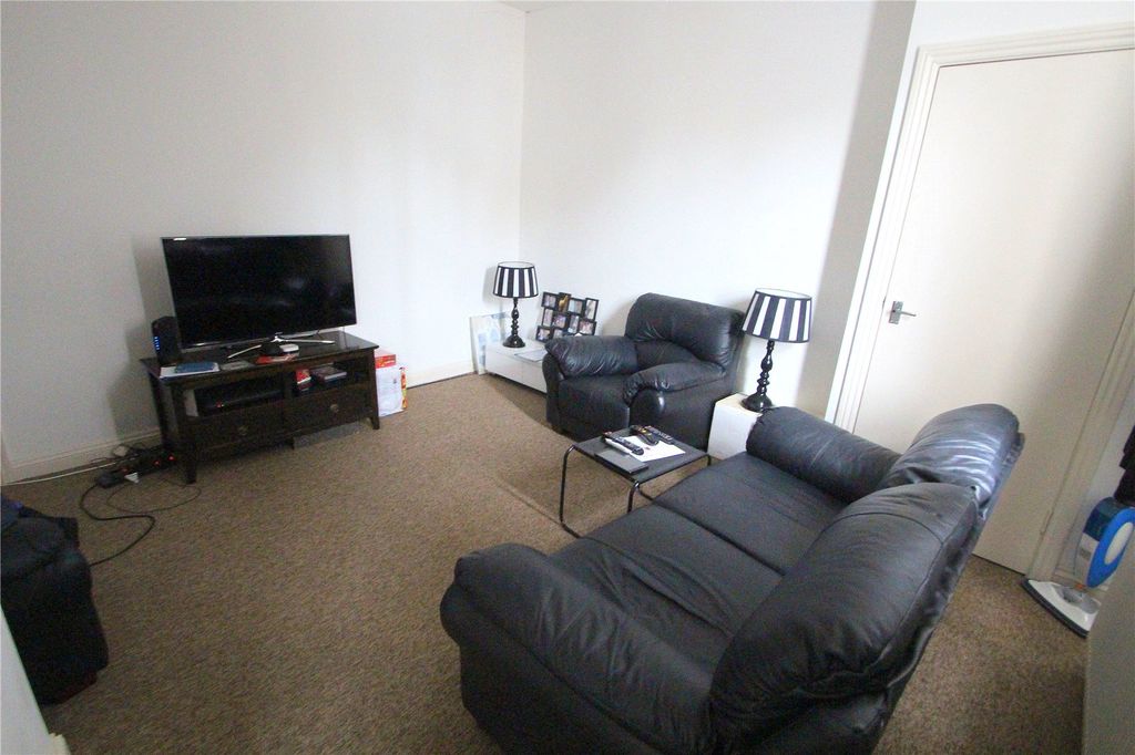 Property photo 3 of 7 Picture No. 06