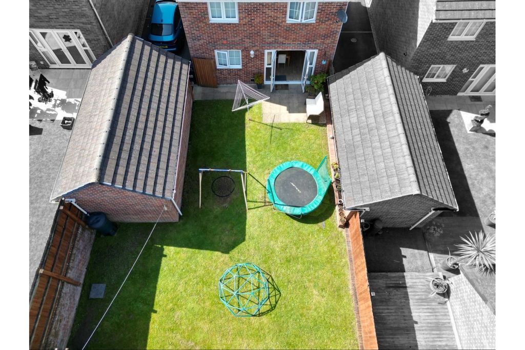 Property photo 3 of 18