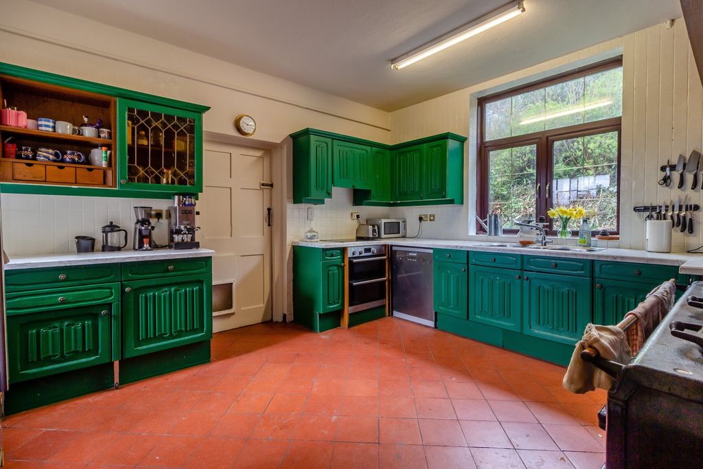 Property photo 2 of 42