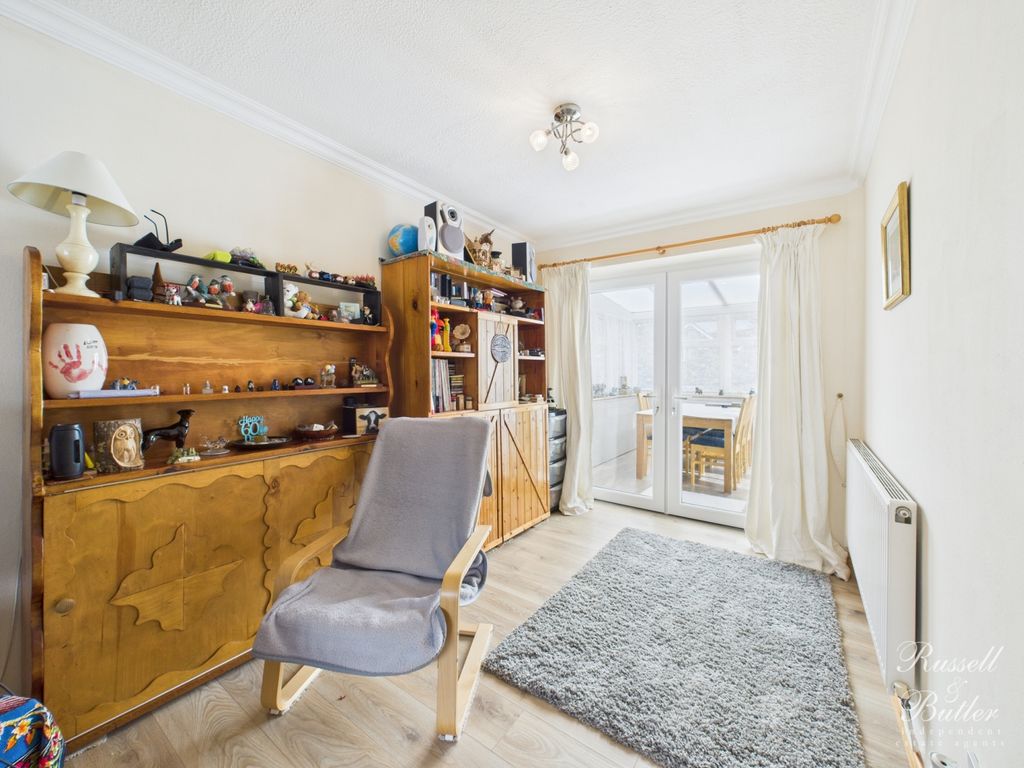 Property photo 3 of 17 Cam02127G0-Pr0336-Still003