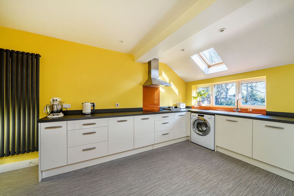 Property photo 2 of 23 Kitchen