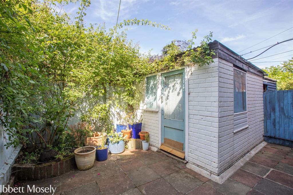 Property photo 2 of 11 16.Jpg