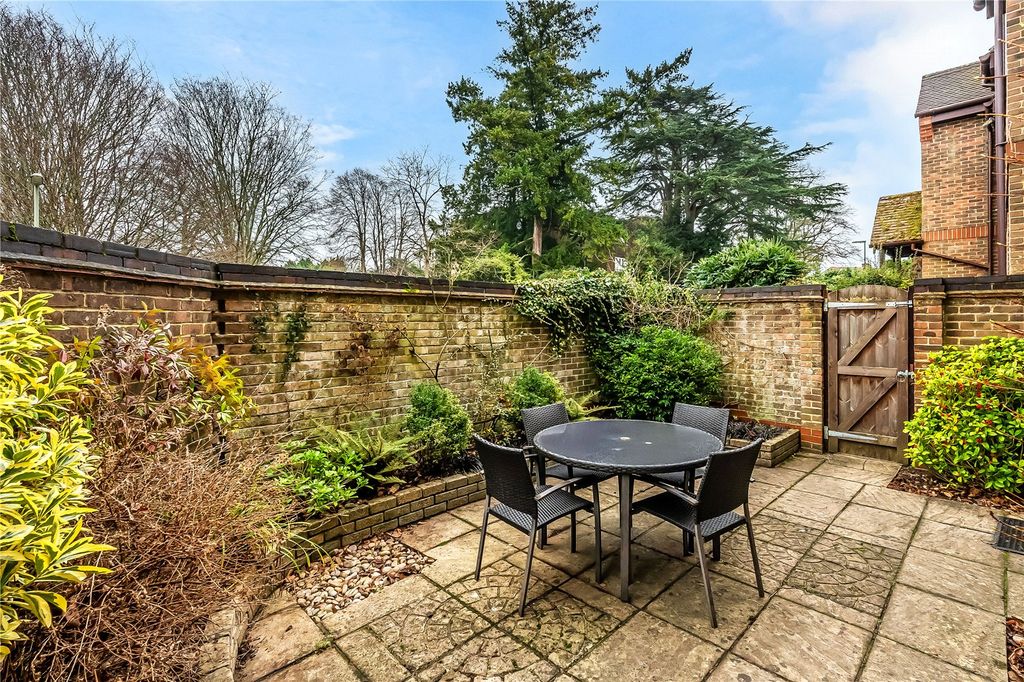 Additional image 21 of 3 bed flat for saleEastcroft Court, Albury Road, Guildford, Surrey GU1