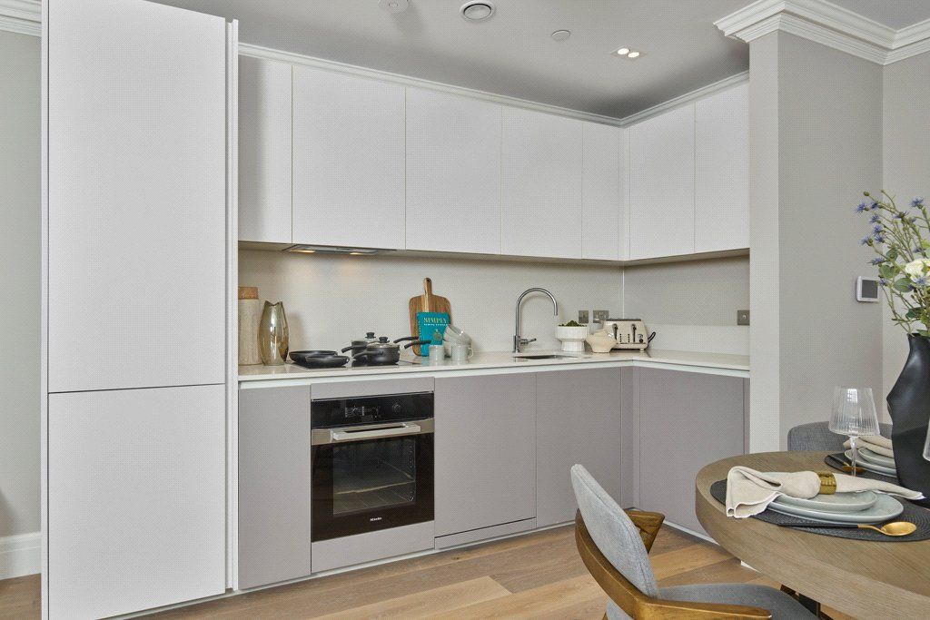 Property photo 2 of 15 Living / Kitchen