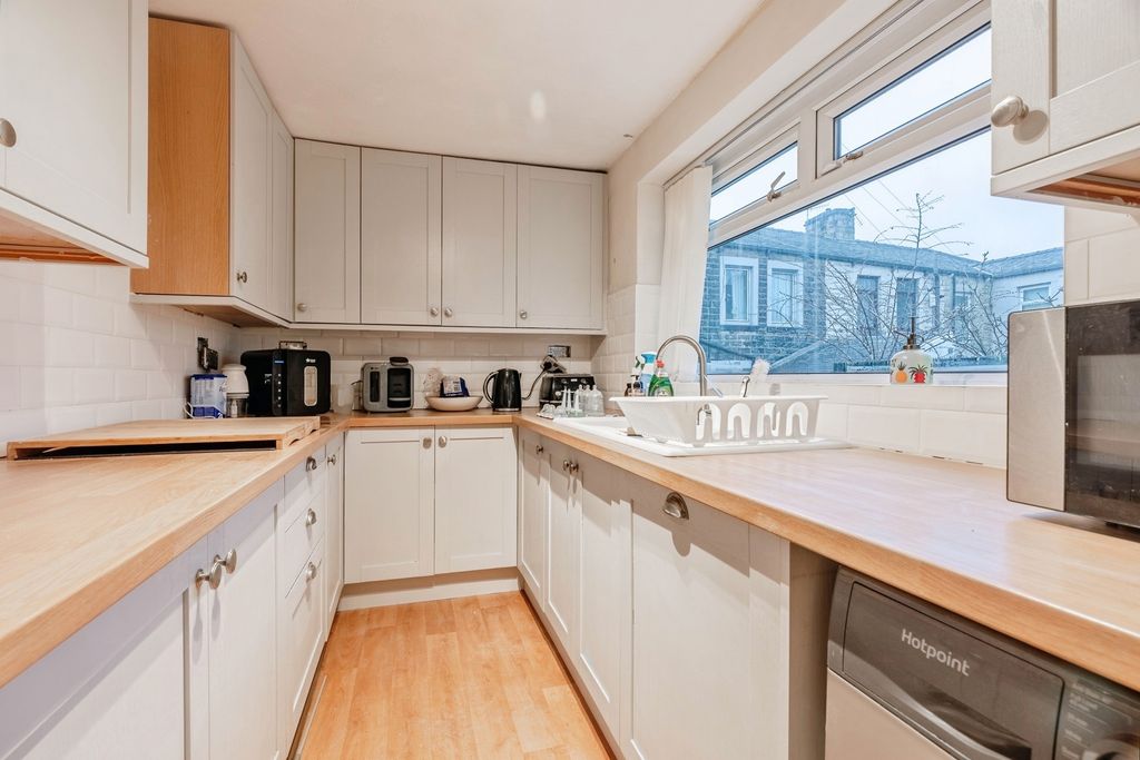 Property photo 3 of 16 Pbox-Img.Jpg