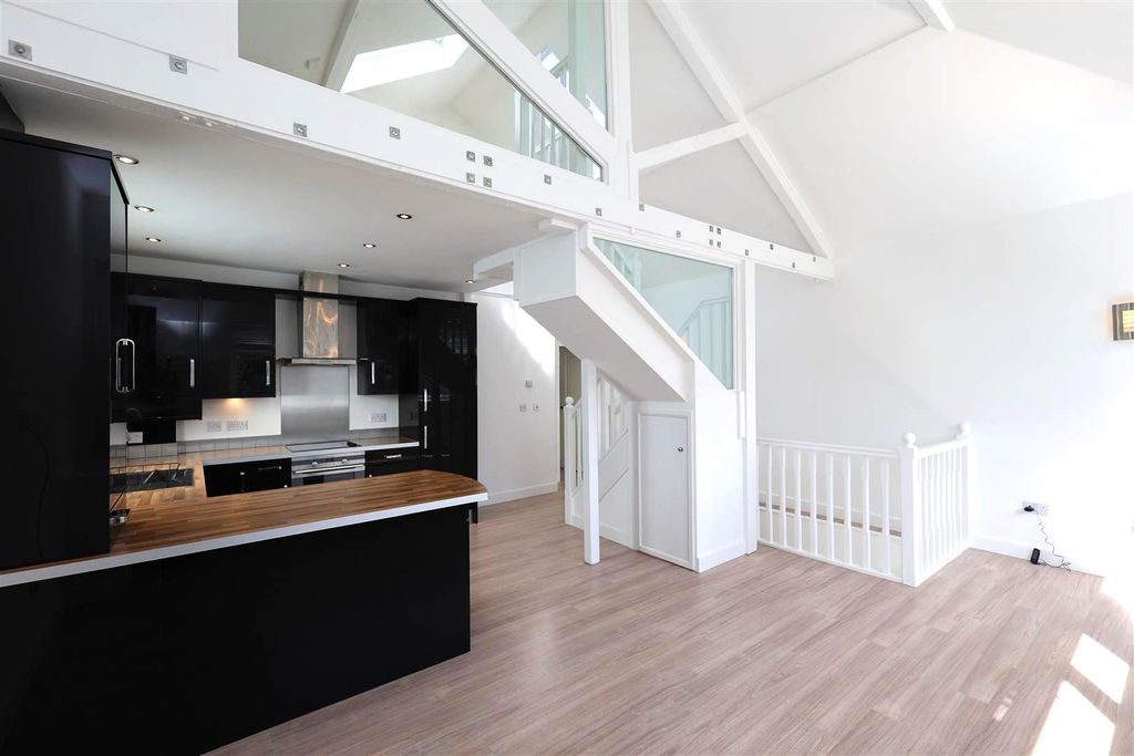 Property photo 1 of 20 Living Area