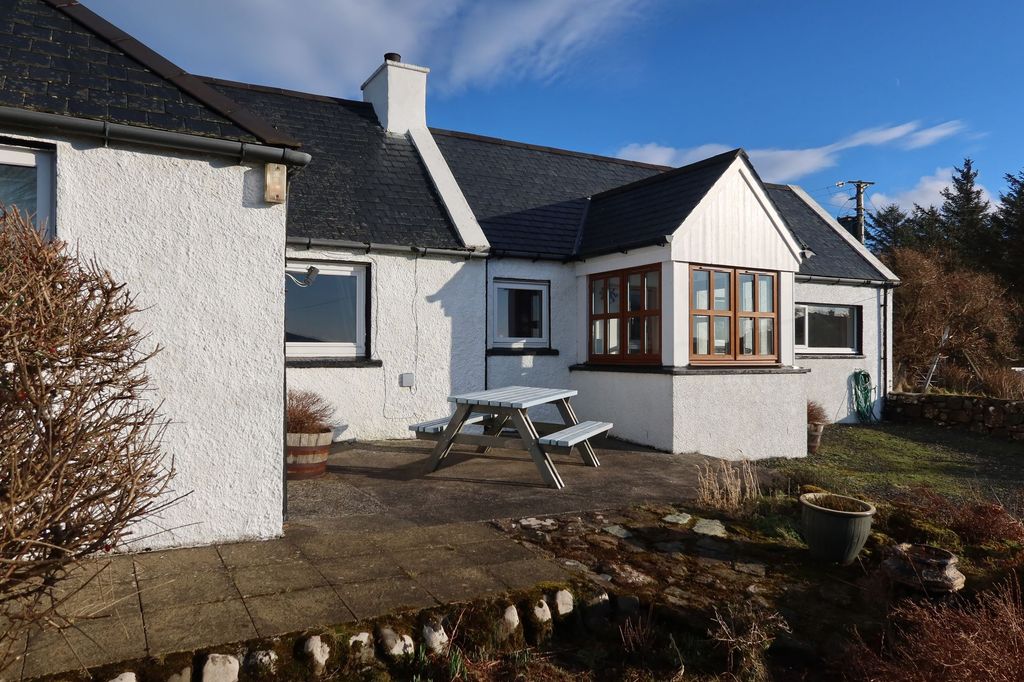 Property photo 2 of 52