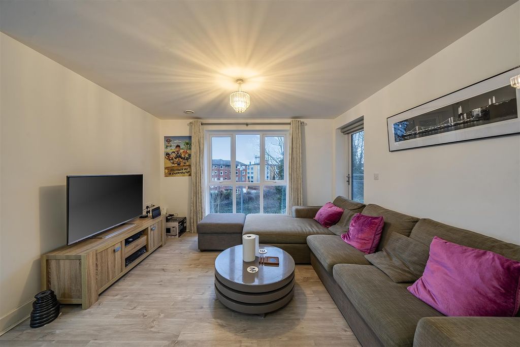 Property photo 2 of 12 1415542-5-6995F0A0F1d87.Jpg