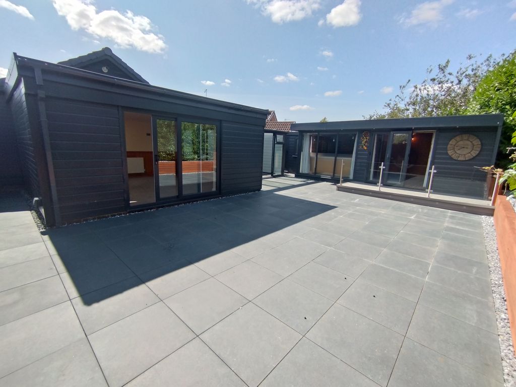 Property photo 3 of 31
