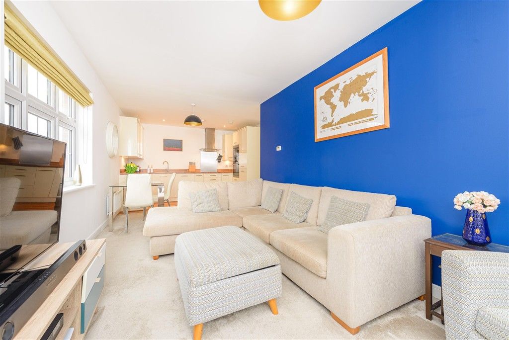 Property photo 2 of 9 Lounge/Diner