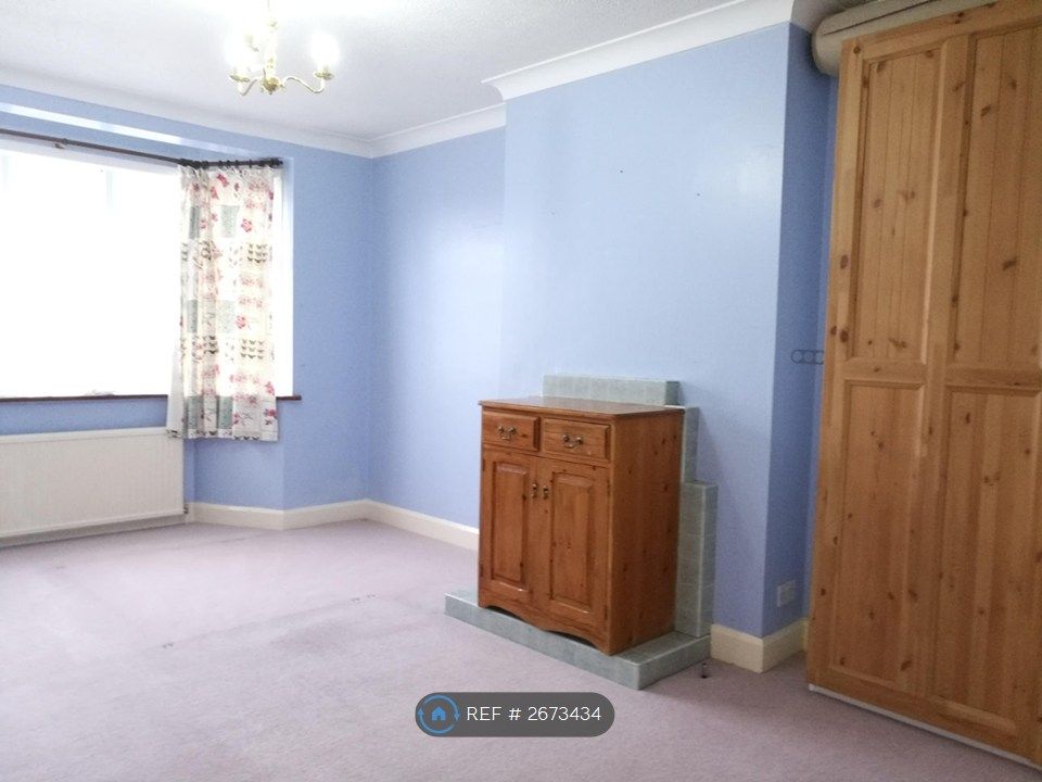 Property photo 1 of 7 Master Bedroom