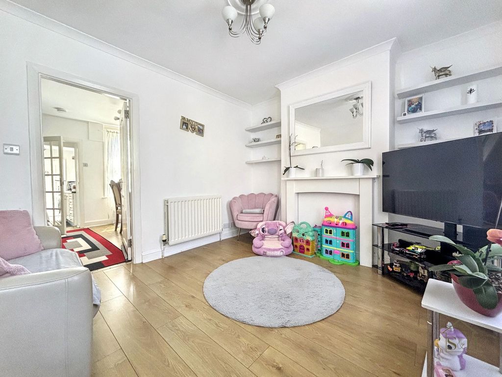 Property photo 3 of 11