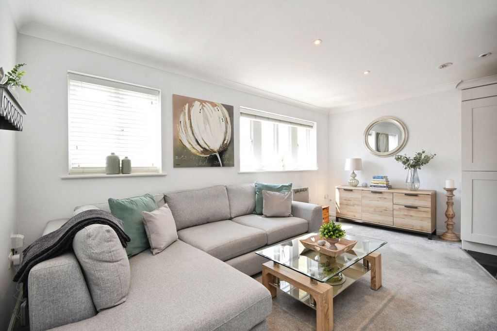 Property photo 2 of 13 Pbox-Img.Jpg