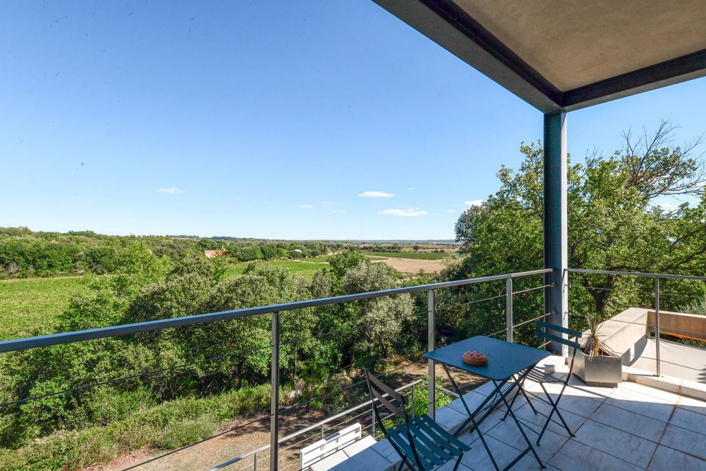 Property photo 2 of 40