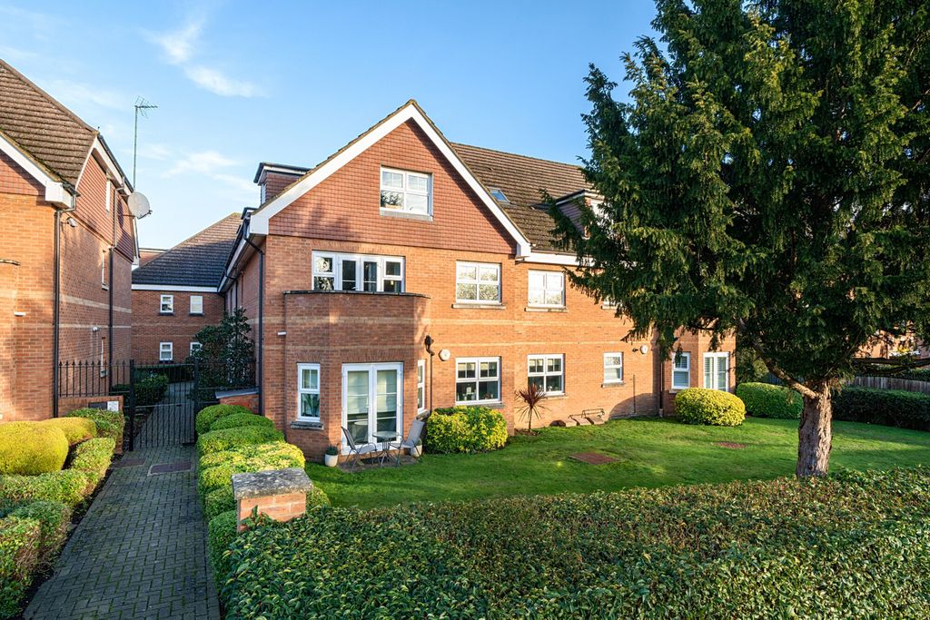 Property photo 1 of 22 1392804-1-6945236...