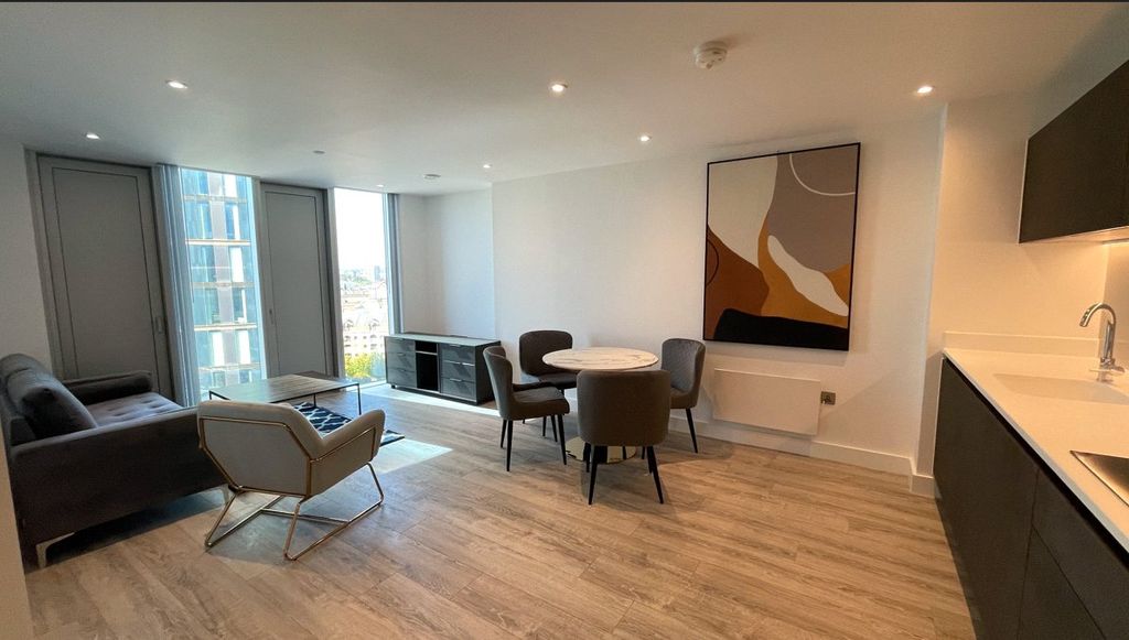 Property photo 1 of 15 Living Room