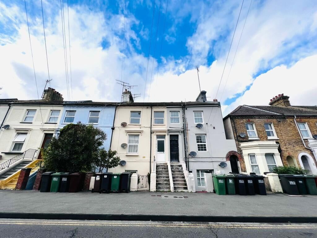 Property photo 1 of 8