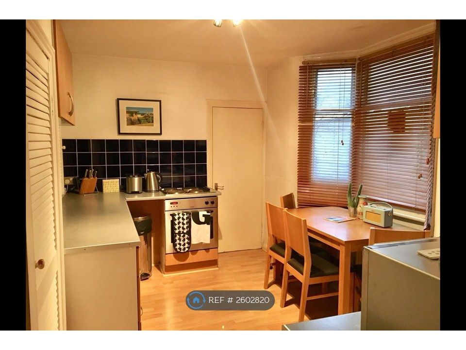 Property photo 3 of 5 Kitchen