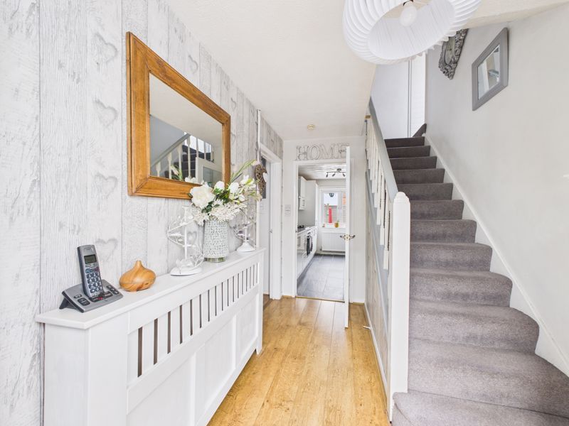 Property photo 2 of 16 Entrance Hall