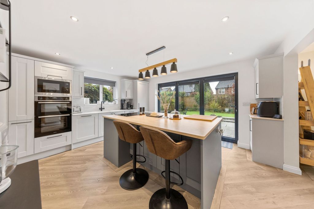 Property photo 3 of 29