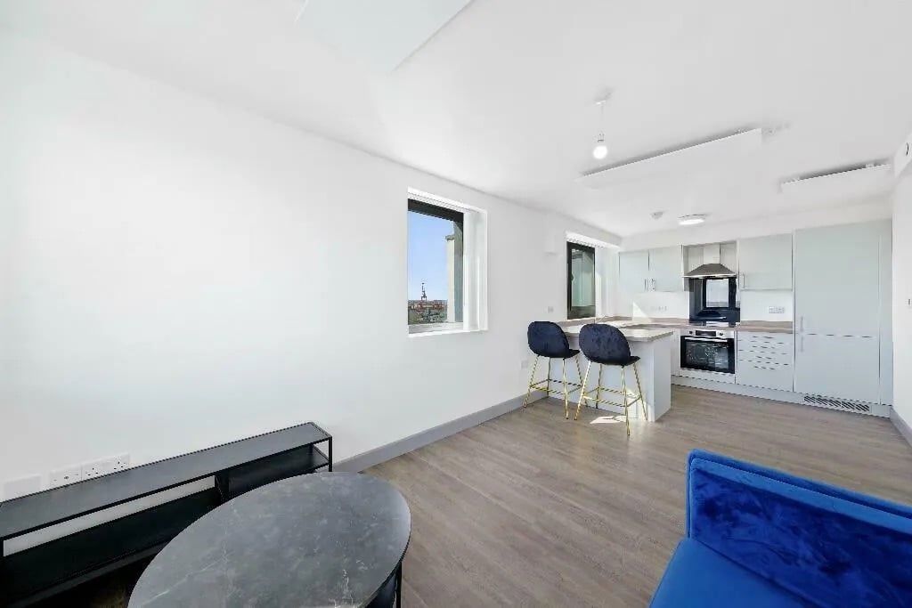 Property photo 2 of 11