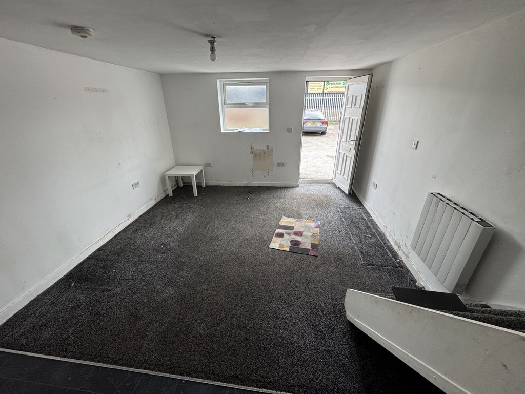 Property photo 2 of 4