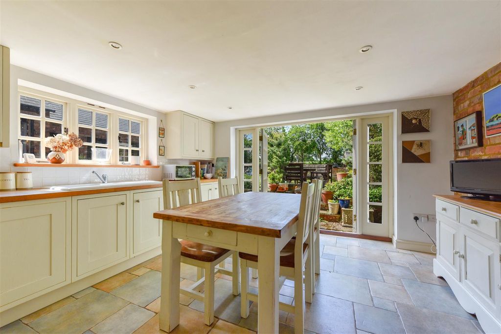Property photo 2 of 37