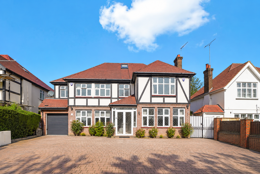 Property photo 1 of 33