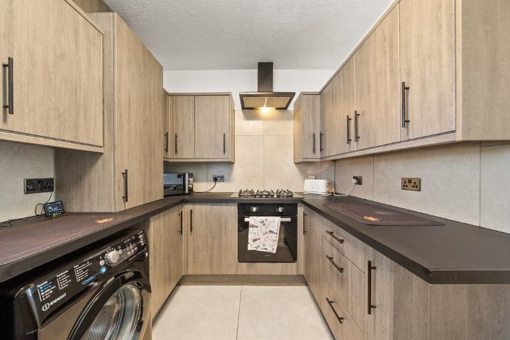 Property photo 3 of 24