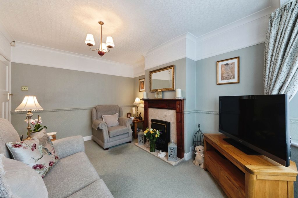 Property photo 3 of 16 Living Room