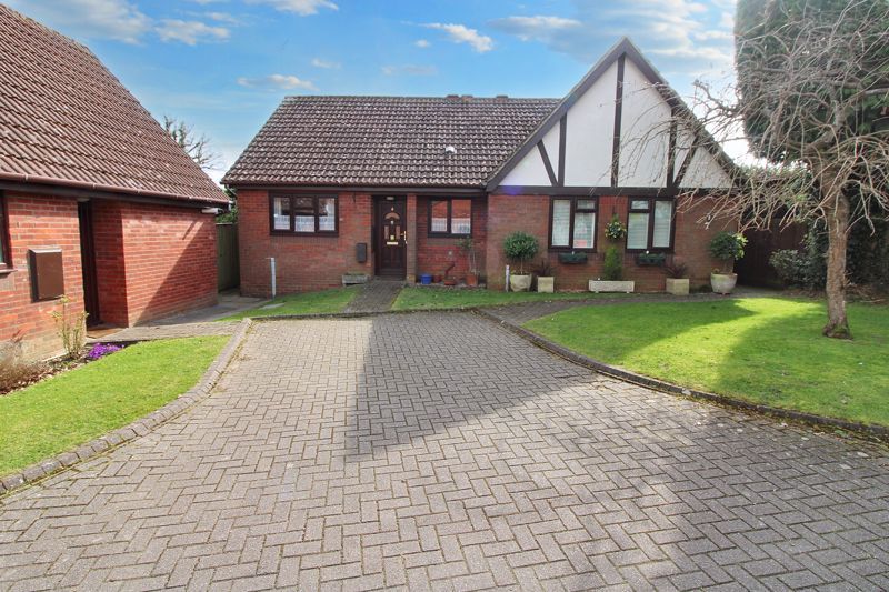 Property photo 1 of 15 Photo 11