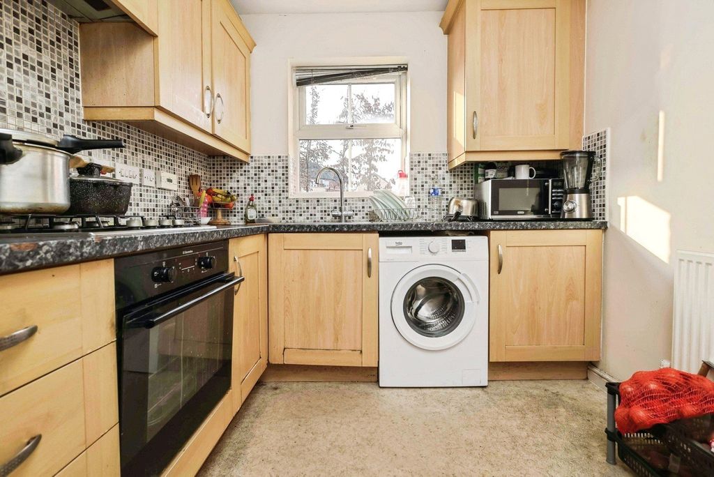 Property photo 3 of 12 Picture No. 18