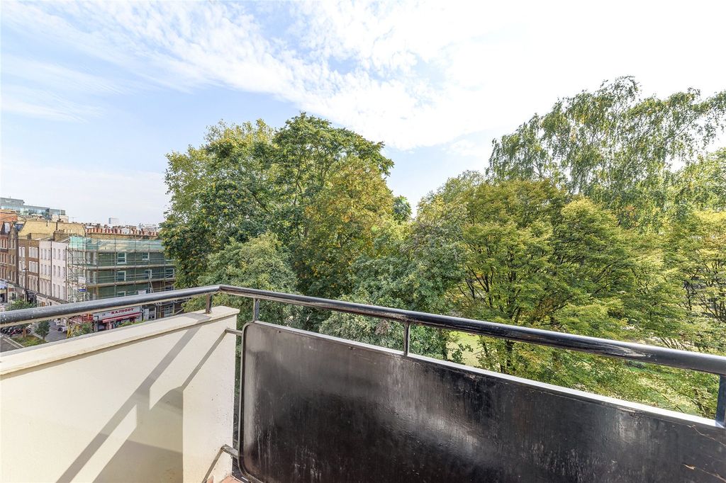 Property photo 2 of 9 Balcony