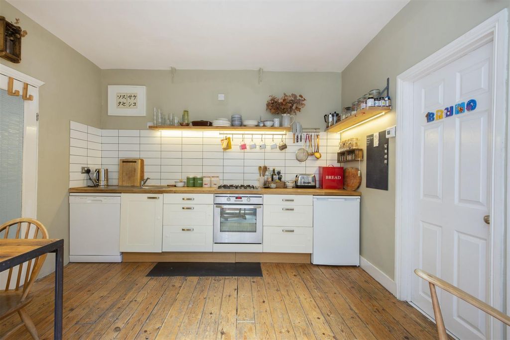 Property photo 3 of 17 3