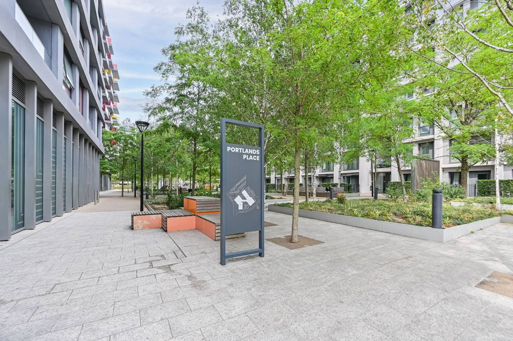 Property photo 1 of 33