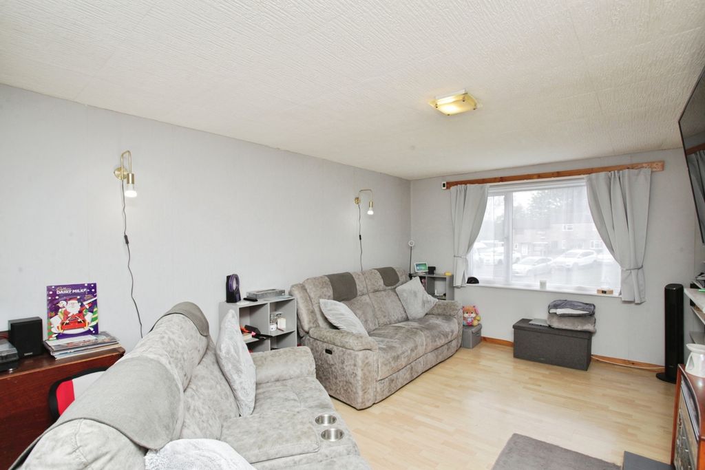 Property photo 3 of 17 Pbox-Img.Jpg