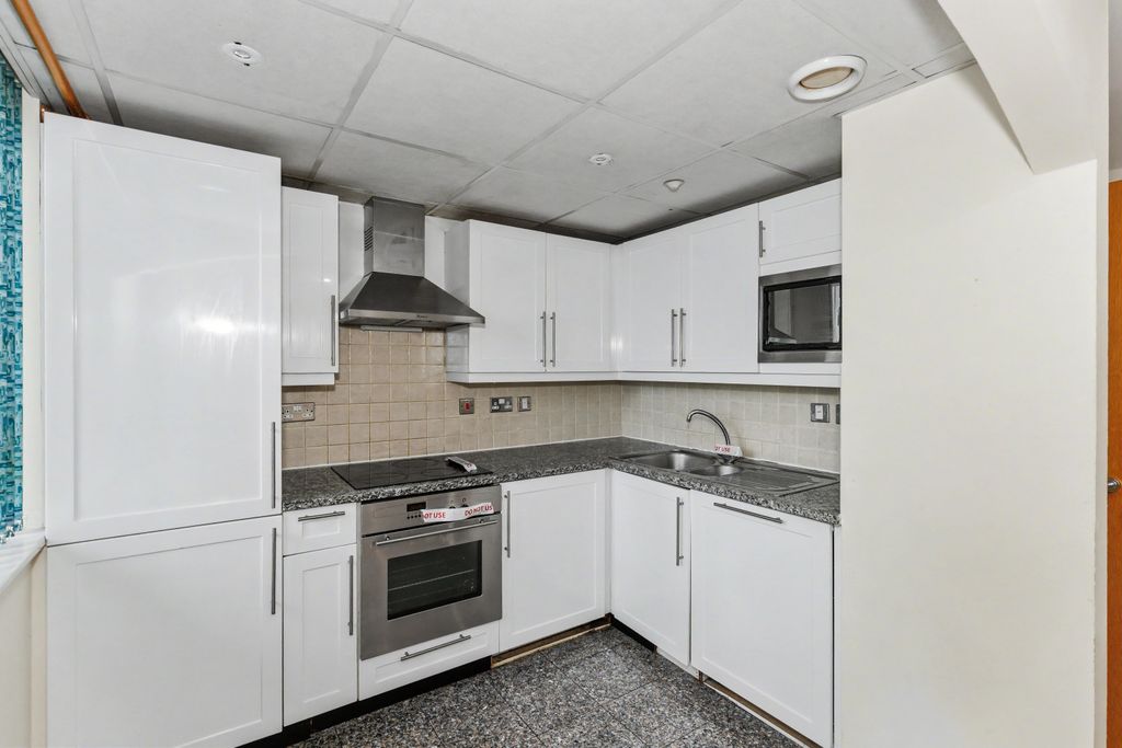 Property photo 2 of 5 902 Northampton House, Wellington Street, Northampton, Nn1 3nd
